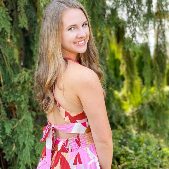 Meet Your Posher!! - Picture 3 of 4